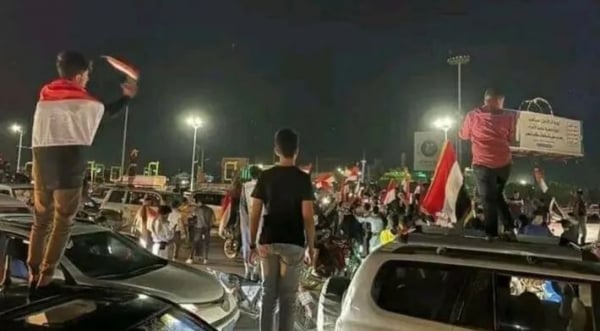 شباب يحتفلون بذكرى ثورة 26 سبتمبر في قلب صنعاء رغم حملات الاختطاف التي تقوم بها ميليشيا الحوثي