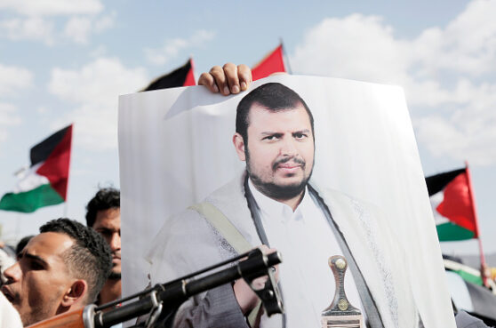 توجد آليات منظمة داخل الهيكل التنظيمي لجماعة "الحوثي"، تعمل على التعبئة الأيديولوجية والحشد، لتجنيد اليمنيين وتكييفهم ليكونوا مقاتلين وجنود لخدمة مشروع الجماعة السلالية.