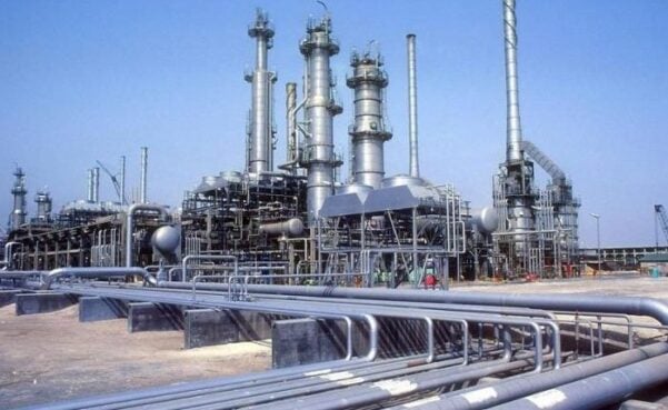يوماً بعد آخر، يتدهور الوضع الاقتصادي لدى الناس في اليمن، نتيجة استمرار حالة الصراع منذ عشر سنوات وأزيد، ولا أمل يلوح في الأفق عن انفراجة قريبة.