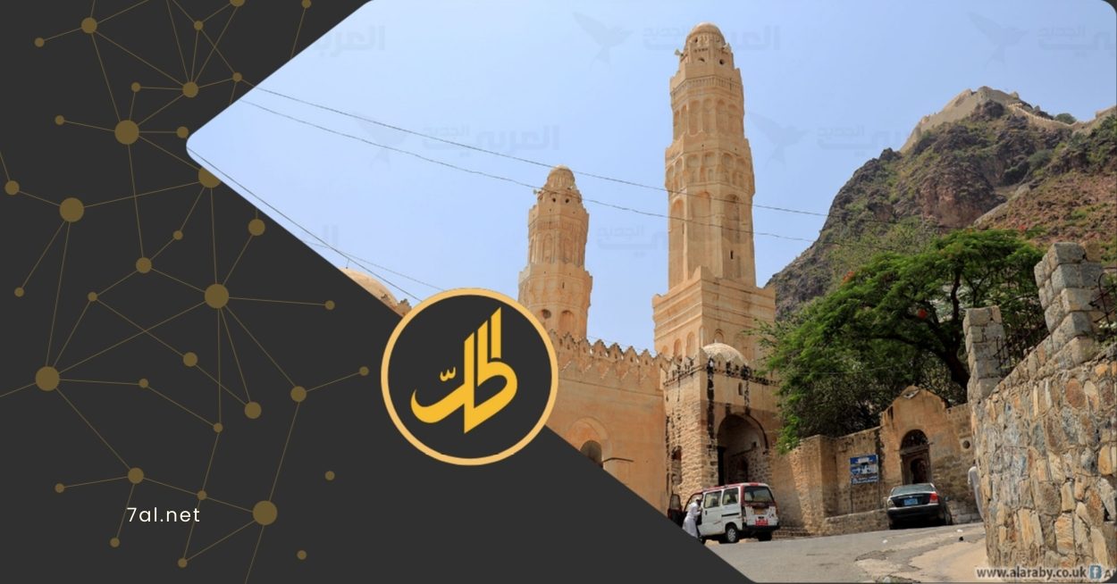 شهدت محافظة إب وسط اليمن، الجمعة الماضية، حدثاً دينياً غير مسبوق، بعدما اضطر سكان عشرات القرى إلى أداء صلاة الظهر، بدلاً من صلاة الجمعة، إثر منع جماعة "الحوثي" عشرات الخطباء من اعتلاء المنابر. 