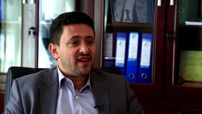 فتحت مشاورات مسقط الخاصة بملف الأسرى والمختطفين، باباً واسعاً للتساؤل في الأوساط اليمنية، ليس فقط حول نتائجها المحتملة، بل حول طبيعة الشخصيات التي تتصدر طاولة التفاوض، في ملف يٌفترض أنه إنساني بحت.