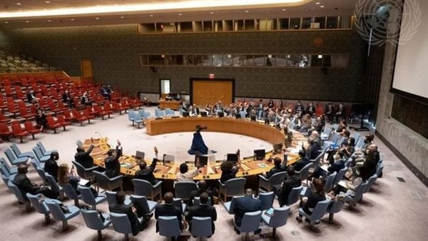 بعد نحو سبع سنوات على إنشاء بعثة الأمم المتحدة لدعم اتفاق الحديدة "أونمها"، قرر مجلس الأمن الدولي، وضع حد لواحدة من أكثر البعثات الأممية إثارة للجدل في اليمن، منهياً ولايتها بنهاية آذار/ مارس 2026، عقب تمديد أخير لشهرين فقط، في خطوة تعكس اعترافاً دولياً ضمنياً بفشل البعثة في تحقيق أهدافها الأساسية. 