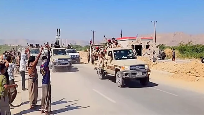 في غضون أسابيع قليلة، شهدت المحافظات الشرقية في اليمن تحولات متسارعة، أعادت ترتيب موازين القوى داخل معسكر الشرعية، ودفعت بحضرموت والمهرة إلى واجهة مشهد معقد، يتجاوز الخلافات المحلية، ليطال شكل الصراع اليمني ومساراته المستقبلية.