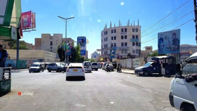 شنت جماعة "الحوثي" حملة اختطافات استهدفت عدداً من الفلسطينيين المقيمين في مدينة صنعاء، في واقعة أثارت استنكاراً حقوقياً واسعاً، وأعادت إلى الواجهة أسئلة حول طبيعة تعامل الجماعة مع المدنيين، بمن فيهم أولئك الذين تٌرفع قضيتهم كشعار سياسي دائم.