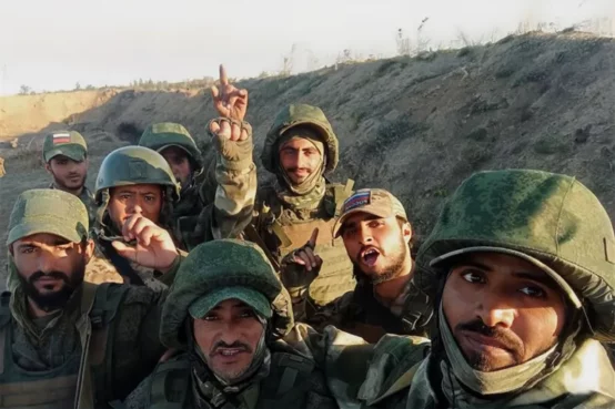 دفعت الظروف الاقتصادية الخانقة في اليمن، عشرات الشباب إلى "محارق الموت" في روسيا، بعد أن استقطبتهم شبكات مافيا وإتجار بالبشر، مرتبطة بجماعة "الحوثي"، نحو مسارات خطرة في المجهول البعيد.