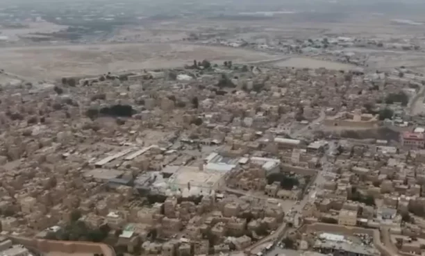 تشهد محافظة صعدة أقصى شمال اليمن، توتراً قبلياً حاداً، إثر حملة جماعة "الحوثي" المسلحة، على أراضي قبائل وائلة، في تصعيد يعكس استمرار سياسات الجماعة القمعية تجاه المناطق القبلية.