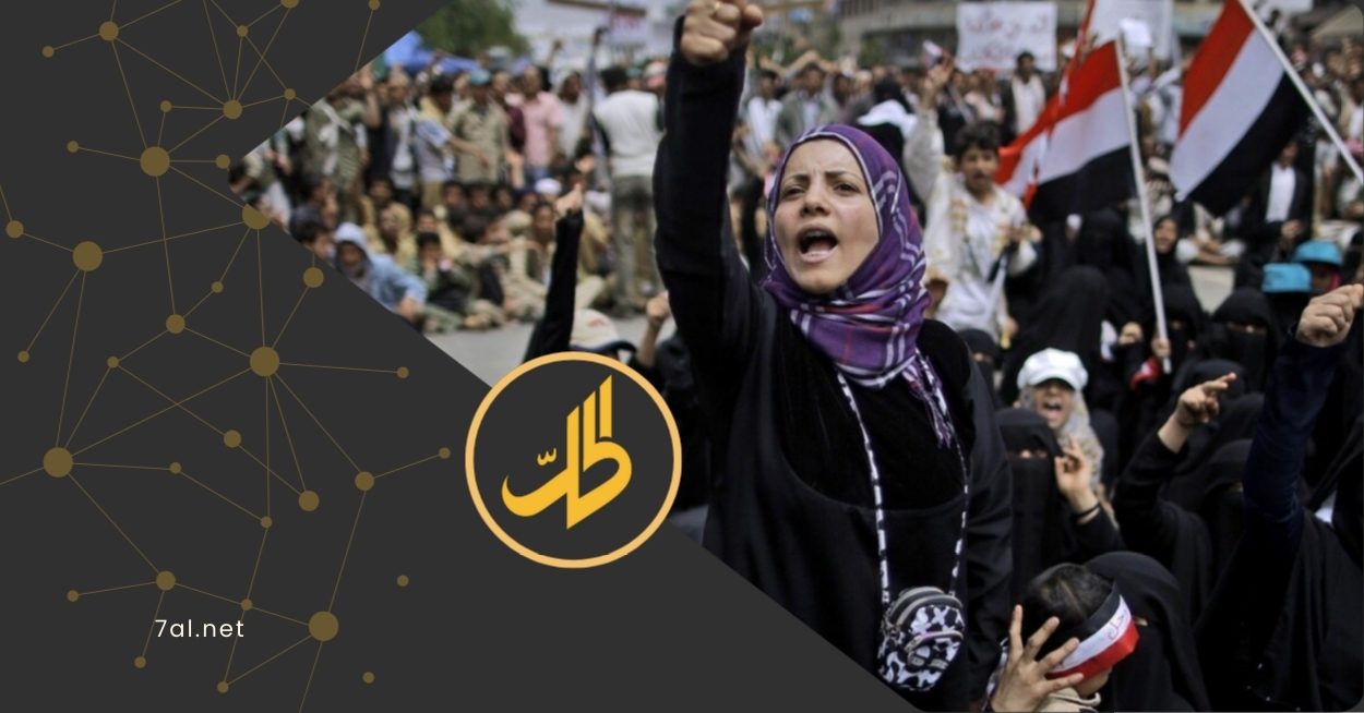 فرضت جماعة "الحوثي" مؤخراً، على سكان عزلة بني سٌميع في مديرية شرعب الرونة بمحافظة تعز، التوقيع القسري على وثيقة تقضي بتجريم استخدام الهواتف الذكية للنساء، بزعم أنها جزء من "الحرب الناعمة".
