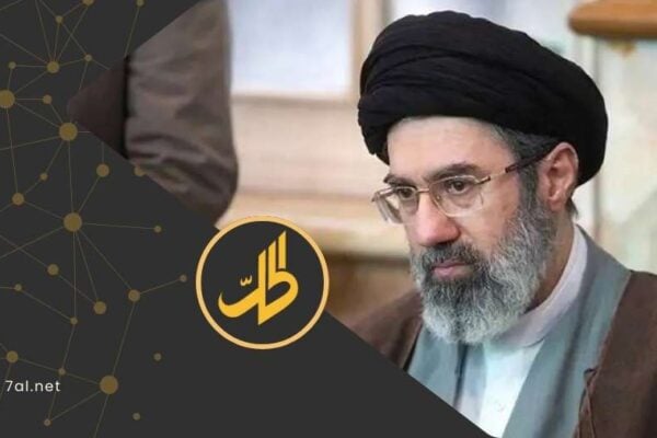 مجتبى خامنئي يدير إيران من سريره.. غياب للصور وحضور “صوتي” للمرشد “الجانباز”!