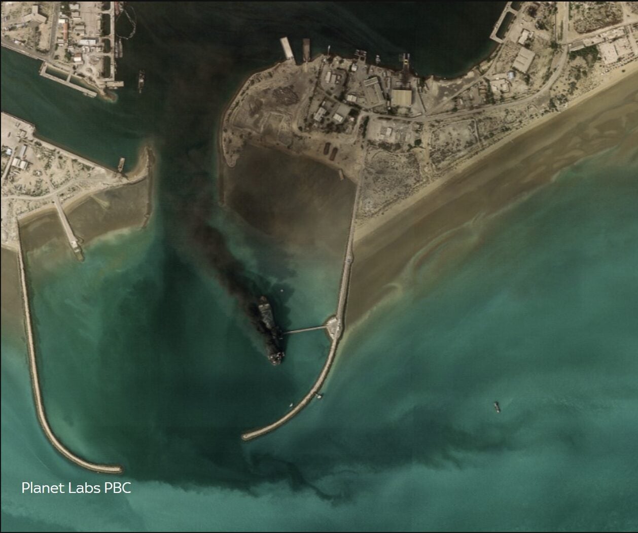 صورة التقطها قمر صناعي في 4 آذار/مارس 2026. الصورة: فانتور، مقدمة من شركة European Space Imaging.