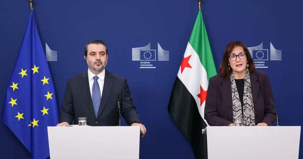 مؤتمر صحفي بين المفوضة الأوروبية لشؤون البحر الأبيض المتوسط، دوبرافكا سويكا، ووزير الخارجية السوري أسعد حسن الشيباني، عقب اجتماع منتدى تنسيق الشراكة مع سوريا في بروكسل، بلجيكا، بتاريخ 11 أيار/مايو 2026. (رويترز)
