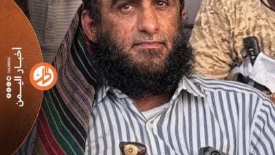 قتل قائد الفرقة الأولى بالمقاومة الوطنية العميد يحيى عبد الله وحيش، إثر تفجير عبوة ناسفة استهدفت موكبه في مديرية الخوخة جنوب محافظة الحديدة، ليعود اسمه إلى واجهة المشهد العسكري اليمني، بوصفه أحد أبرز القادة الذين ارتبطوا بمعارك الساحل الغربي منذ سنواتها الأولى.