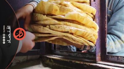 ربطة الخبز تفقد رغيفين جديدين خلال شهرين.. رحلة تآكل الدعم الغذائي في سوريا؟