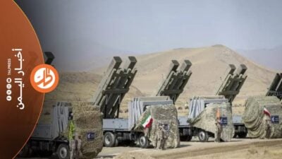 عادت سفينة التجسس الإيرانية "سافيز" إلى البحر الأحمر باسم جديد، بالتزامن مع تقارير تحدثت عن نقل قادة من "الحرس الثوري" الإيراني ومستشارين عسكريين ومعدات مرتبطة بالصواريخ والطائرات المسيّرة، إلى مناطق خاضعة لسيطرة جماعة "الحوثي"، في تطور يسلط الضوء مجدداً على الحضور الإيراني قبالة السواحل اليمنية، وسط تصاعد التوتر في البحر الأحملر.