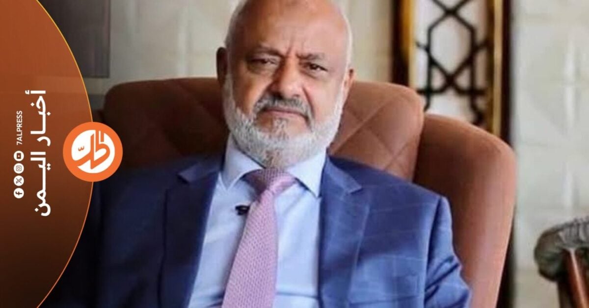 نجا محافظ الحديدة، الحسن طاهر، اليوم الأحد، من قصف بصاروخ باليستي استهدف مقر إقامته في مدينة الخوخة، بالتزامن مع هجمات واسعة شنتها جماعة "الحوثي" الموالية لطهران، بالصواريخ والطائرات المسيّرة على ميناء المخا، ومناطق أخرى في الساحل الغربي.