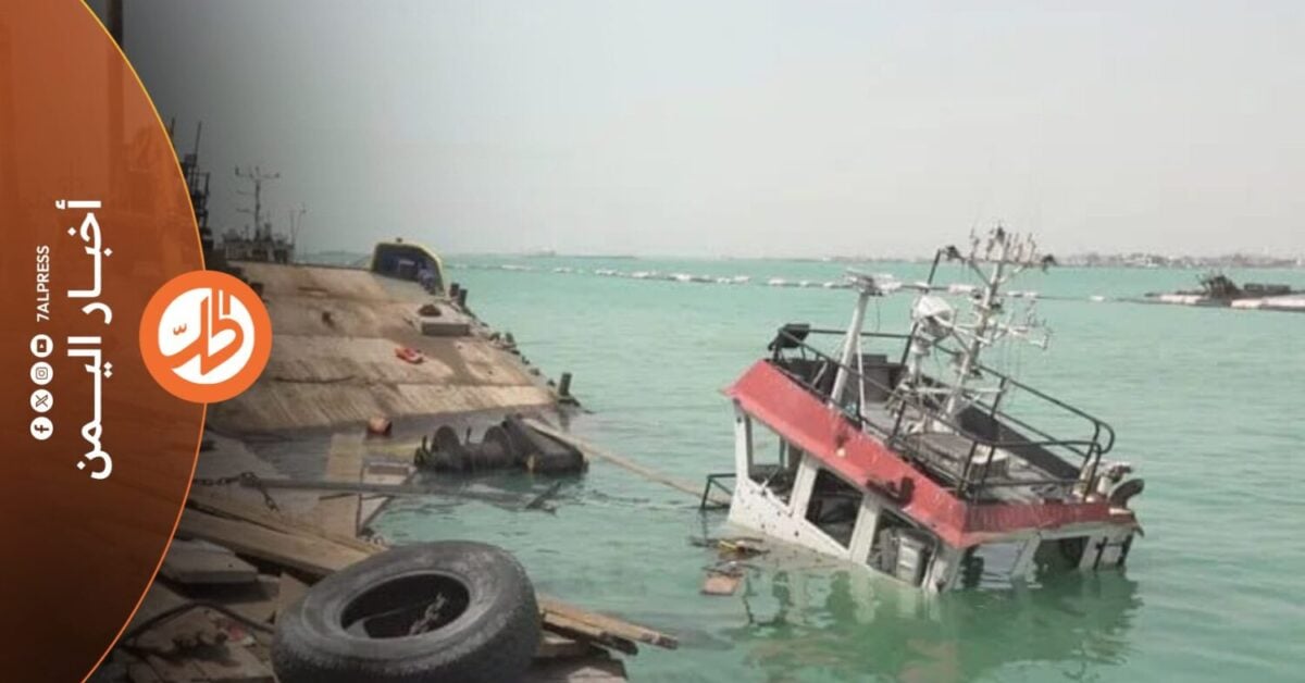 شنت جماعة "الحوثي" الموالية لطهران، مساء الأربعاء، هجوماً صاروخياً على ميناء ومدينة المخا غربي تعز، ومدينة الخوخة الساحلية جنوبي الحديدة، في تصعيد تزامن مع اليوم التالي لاحتفالات الجماعة بالمولد النبوي، وامتد إلى مناطق مدنية وجزر مطلة على خطوط الملاحة في البحر الأحمر.