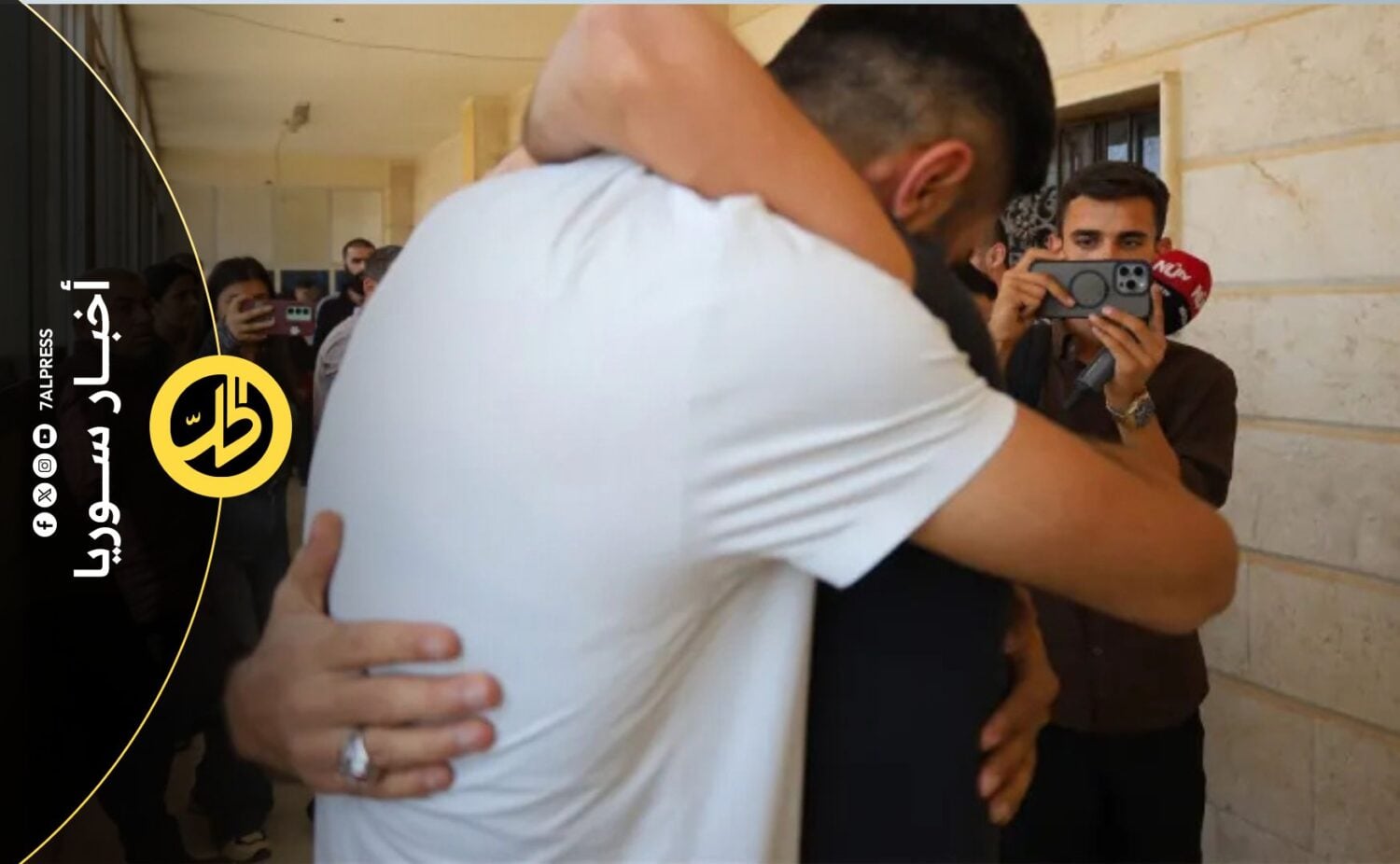 رحلة المعتقلين لدى الحكومة الانتقالية.. سوء معاملة وتعذيب وتنقلات بين عدة سجون