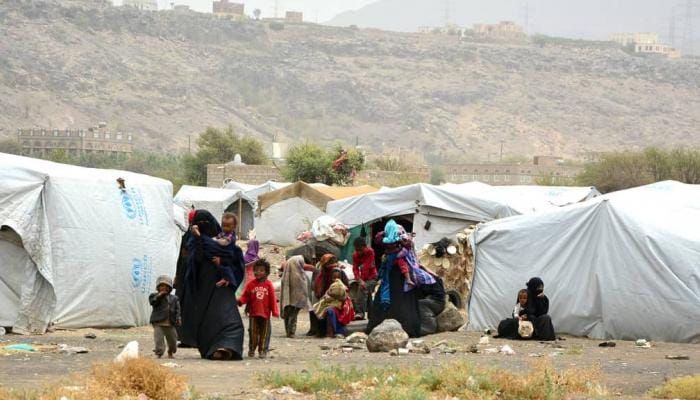 أدى تصاعد القتال في غربي اليمن خلال الأسابيع الأخيرة، إلى موجة نزوح واسعة، فيما تتزايد الخسائر البشرية وتتقلص قدرة المنظمات الإنسانية على الوصول إلى المتضررين، خصوصاً مع امتداد المعارك إلى مناطق مأهولة في الساحل الغربي ومحافظة تعز.