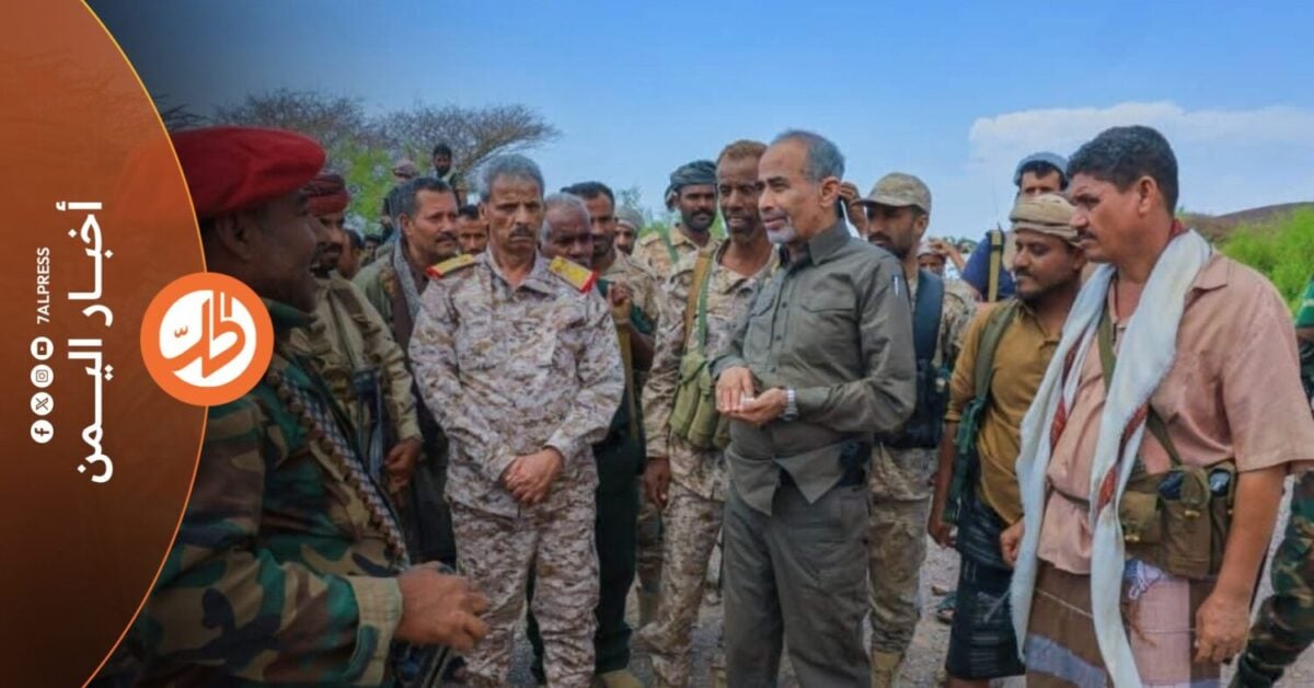 تصاعدت المواجهات بين القوات الحكومية وجماعة "الحوثي" الموالية لطهران، في غربي تعز ومناطق الصبيحة المحاذية لباب المندب، بالتزامن مع غارات جوية استهدفت مواقع وتجمعات وتعزيزات للجماعة، فيما تفقد عضو مجلس القيادة الرئاسي، الفريق الركن محمود الصبيحي، القوات المنتشرة في الخطوط الأمامية، بجبهتي باب المندب وطور الباحة.