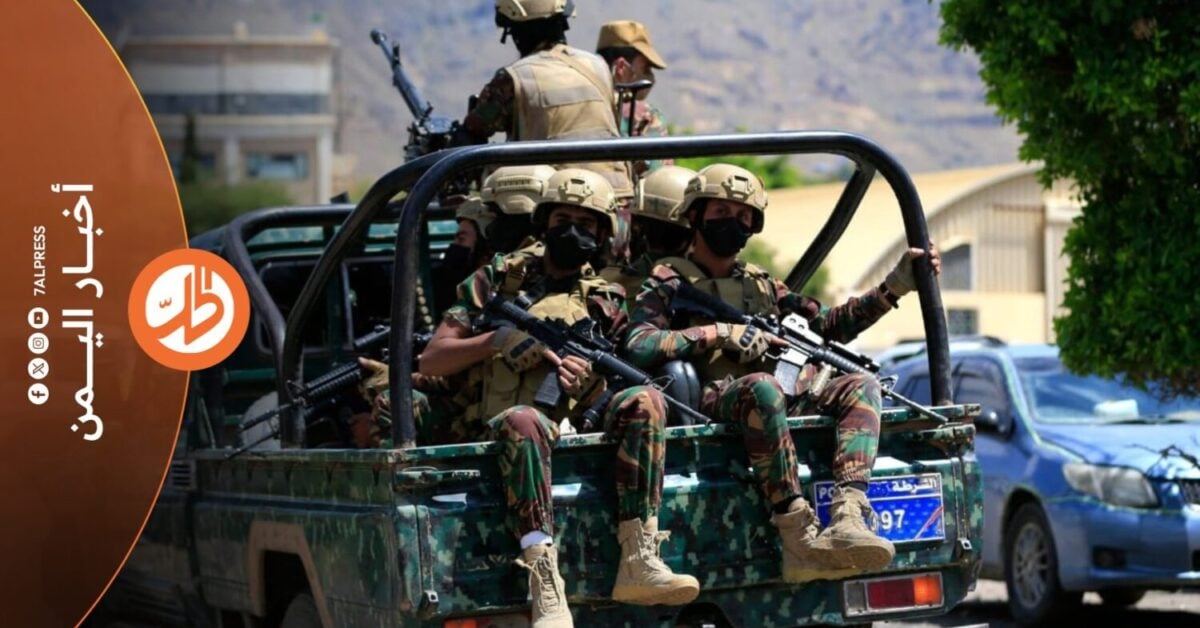 كشفت مصادر خاصة في العاصمة صنعاء، عن تفاصيل هجوم وقع فجر الجمعة، وقالت إنه نٌفذ بصورة متزامنة من الجو والأرض، واستهدف منشآت عسكرية وأمنية تابعة لجماعة "الحوثي" الموالية لطهران، في نطاق امتد من جنوب العاصمة إلى شمالها.