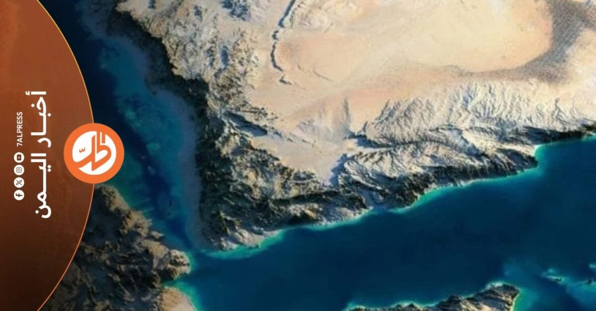 كشفت مصادر مطلعة على تحركات التهريب البحري عن ترتيبات لنقل شحنات أسلحة ومعدات عسكرية يٌعتقد أنها إيرانية إلى جماعة "الحوثي"، عبر الساحل اليمني، في وقت تشهد فيه جبهات غرب تعز وباب المندب تصعيداً عسكرياً متسارعاً.